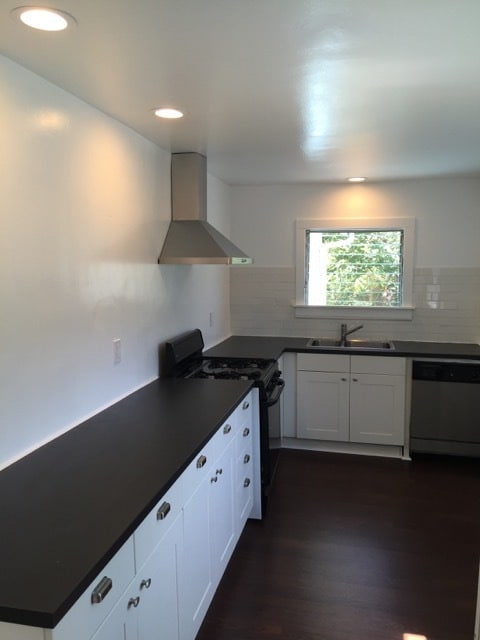Kitchen - 1728 Mentone Ave