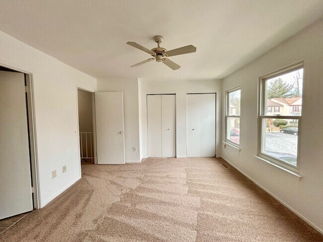 Building Photo - 9 Long Green Ct