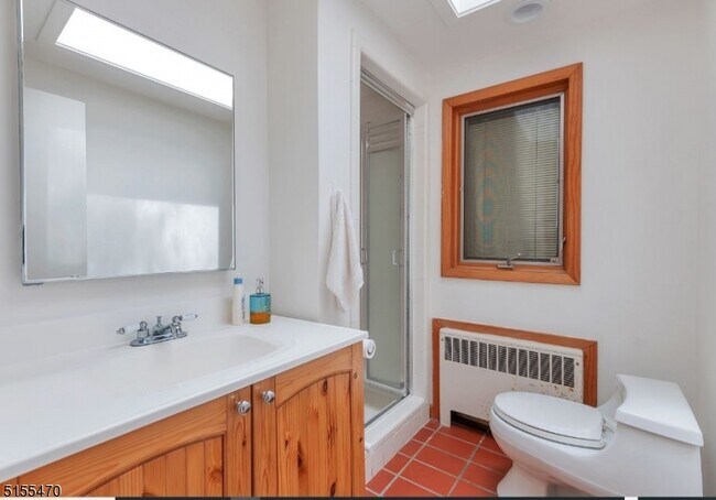 Building Photo - 27 Great Hills Terrace