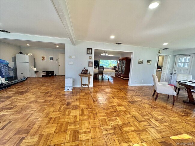 Building Photo - 60 Grist Mill Ln