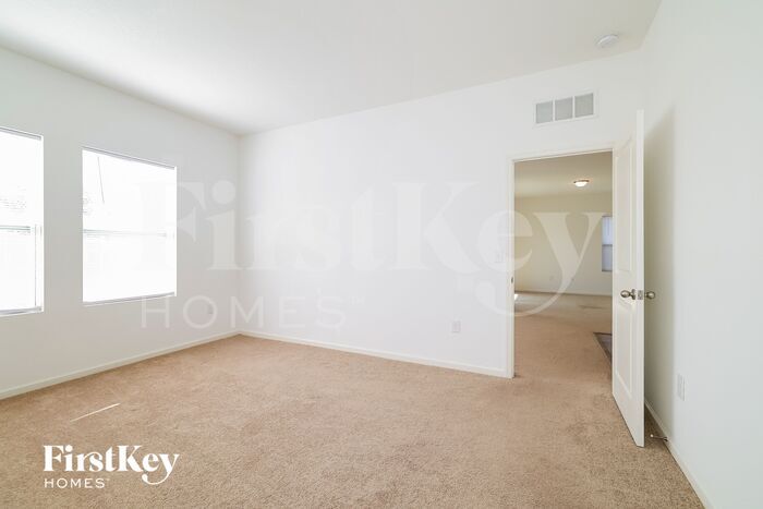 Building Photo - 343 Eaglecrest Dr