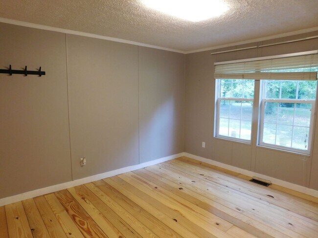 Building Photo - 900 Loftin Farm Rd