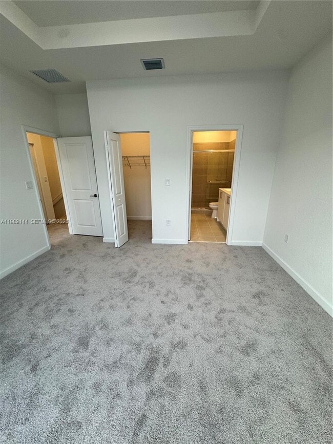 Building Photo - 656 SE 14th Ct