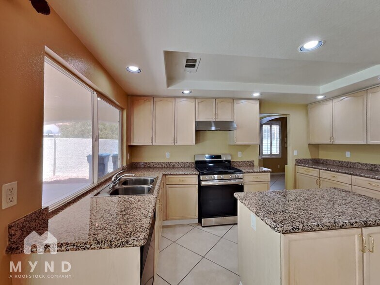 Building Photo - 5853 Tarpon Glade Ct