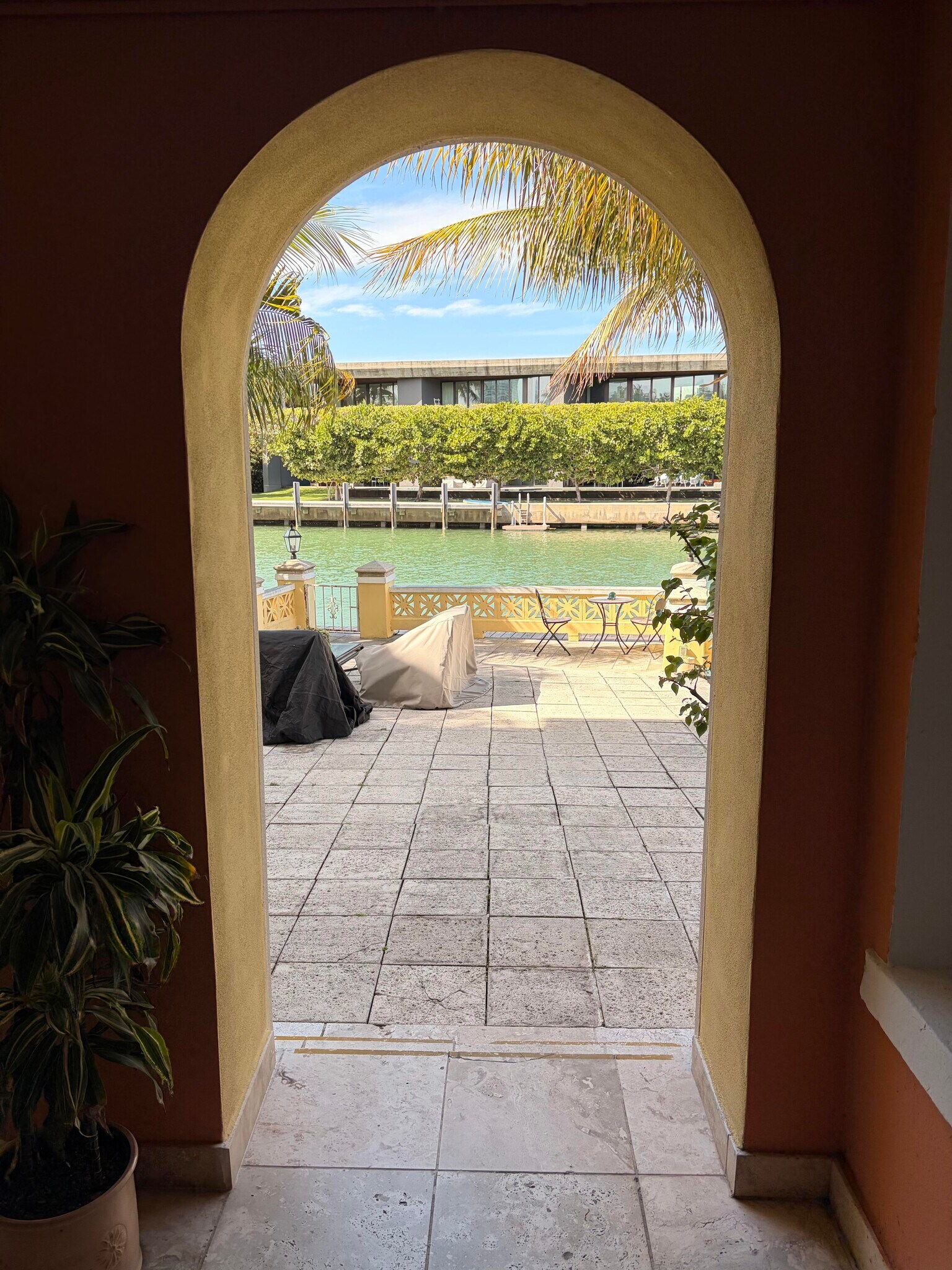 Building Photo - 4812 Pine Tree Dr