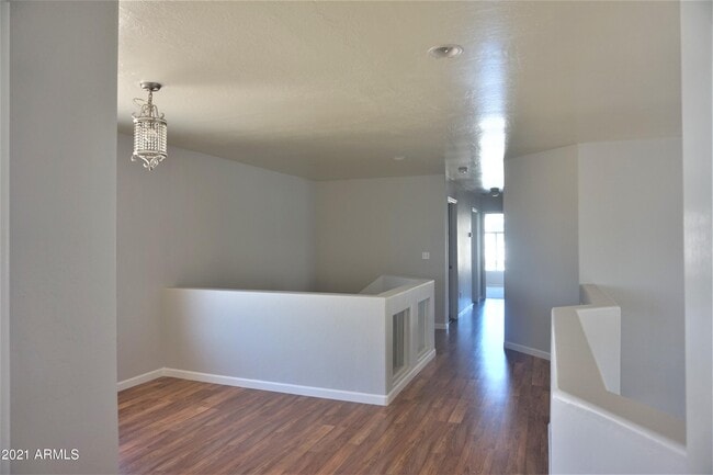 Building Photo - 1319 E Cathedral Rock Dr