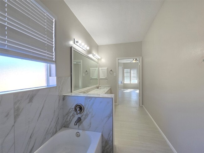 Building Photo - 18819 Harbor Key Cir