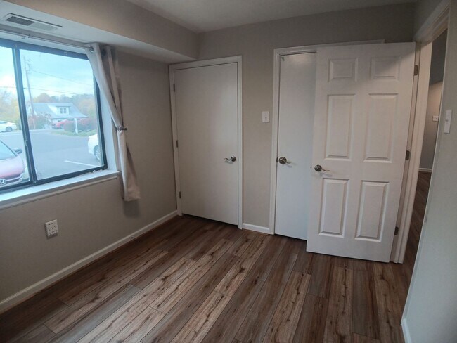 Building Photo - Blacksburg, 2 BR / 1 BA Available August 7th, 2026.