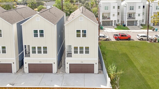 Building Photo - 3108 Arlington St