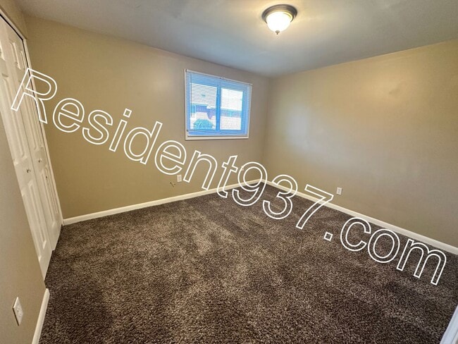Building Photo - 3 Bed 1 bath home on dead end street
