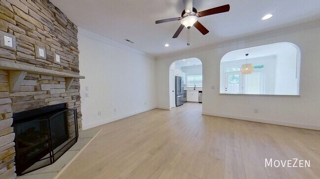 Building Photo - 1167 Augustine Heights Dr
