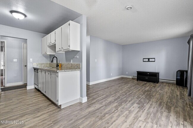 Building Photo - 3399 Crystal Ln