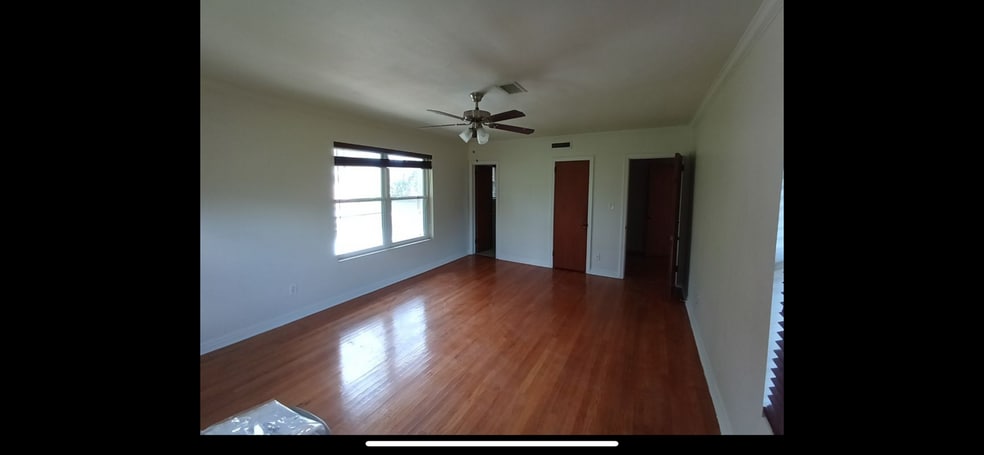 Building Photo - 2943 Saint Johns Ave