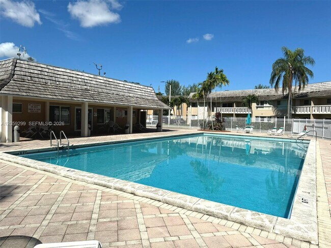 Building Photo - 7400 Miami Lakes Dr