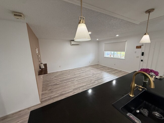 Building Photo - Desirable 3 bedroom/2 bath rambler located in Marysville