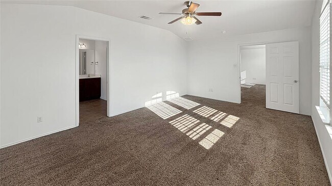 Building Photo - 133 Langtry Ln