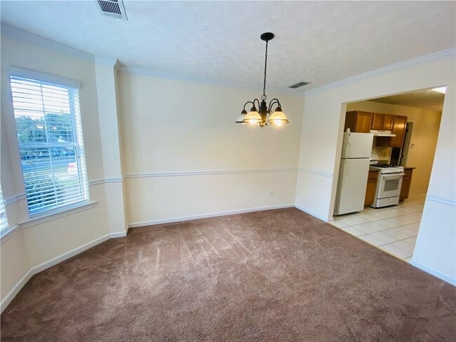 Building Photo - 5528 Silver Springs Dr