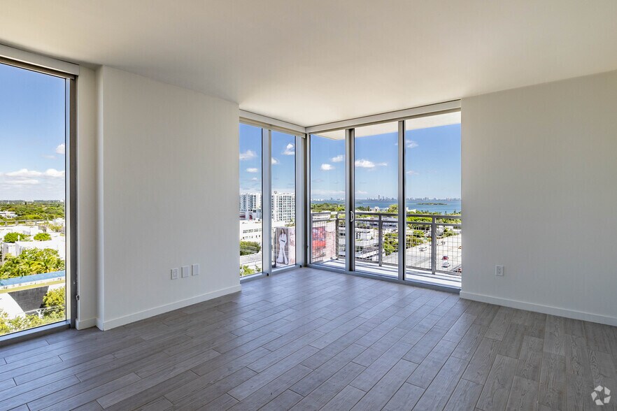 2BD, 2BA - 1,108SF - Living Room - Eve at the District