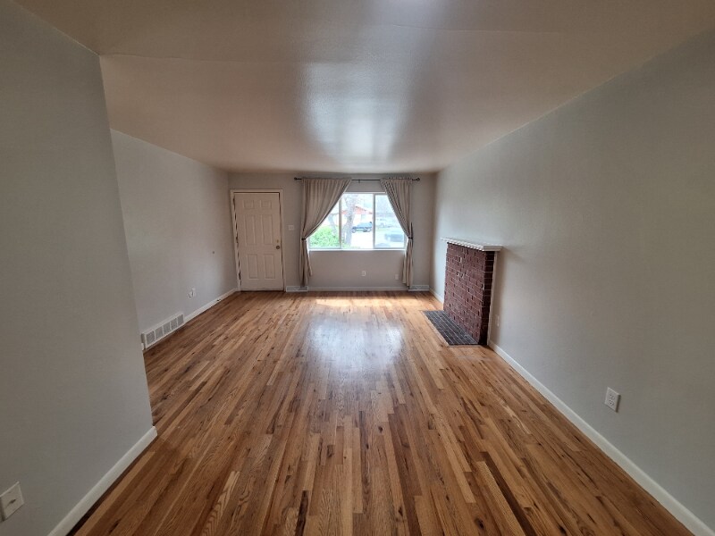 Building Photo - 2172 Reed Dr