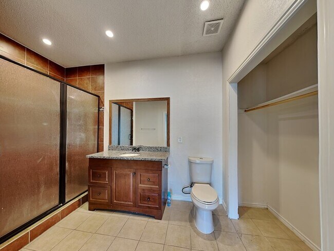 Building Photo - 1012 Garden Trail