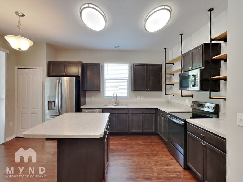 Building Photo - 252 Bella Rosa Cir