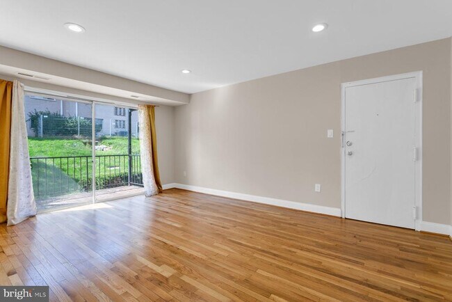 Building Photo - 5410 85th Ave