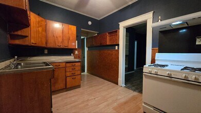 Building Photo - 3BR | 1BA | First-Floor Unit with Garage & Fenced Yard – Michigan City