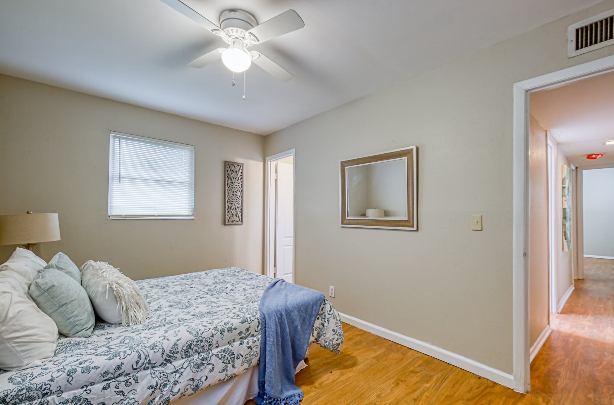 Building Photo - 2220 Eudine Dr W