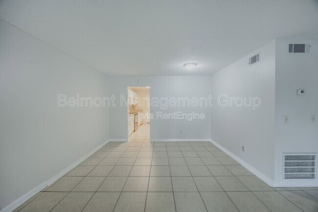 Building Photo - 605 Northlake Blvd