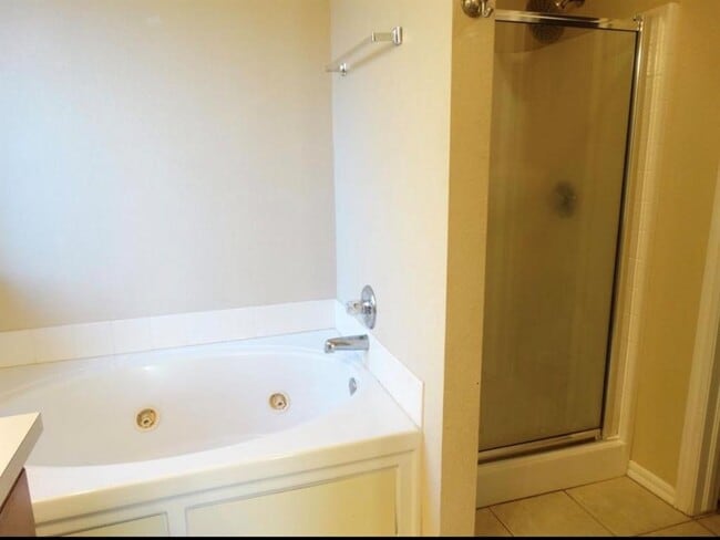 Building Photo - 3416 Chester Terrace