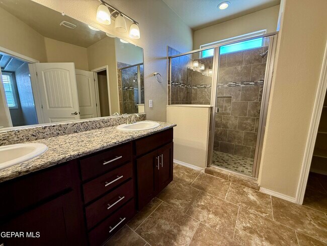 Building Photo - 7790 Enchanted Cir Dr