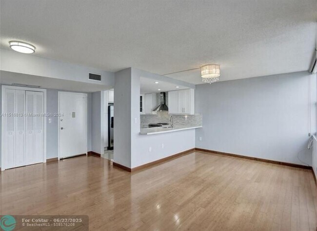 Building Photo - 11930 N Bayshore Dr