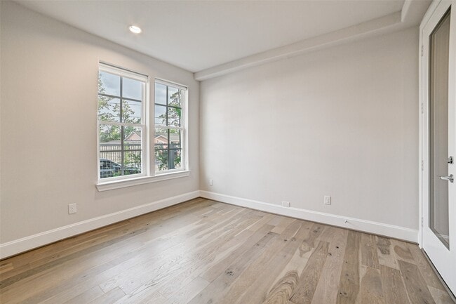 Building Photo - 2218C Lou Ellen Ln