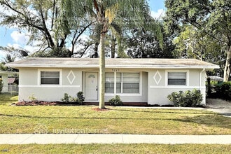 Building Photo - 5140 SW 6th Ct