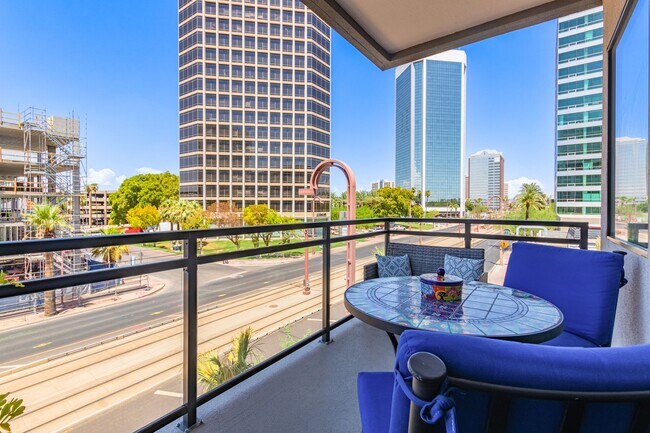 Building Photo - Stunning 2 bedroom with a Den at Edison Midtown!!!  Available June 1st!!!  Like living at a Resor...