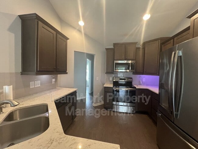 Building Photo - 3368 Kinross Ct