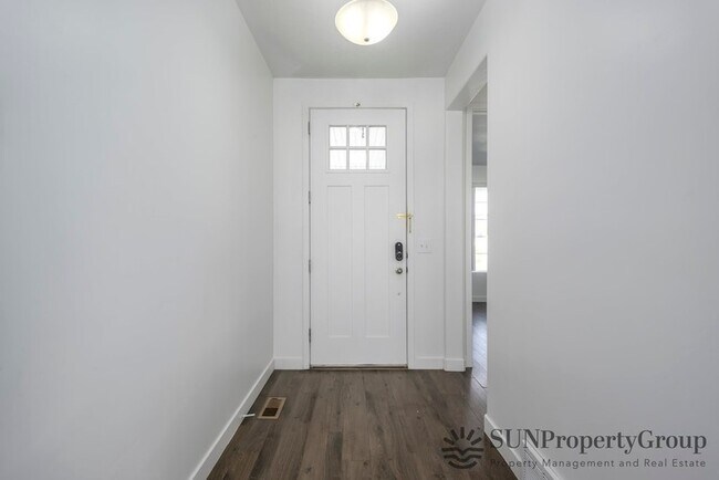 Building Photo - 3551 Sojo Dr S