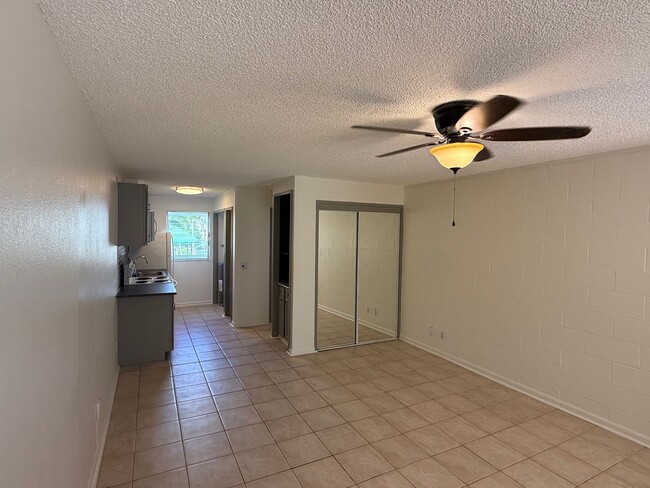 Building Photo - 350 Aoloa St