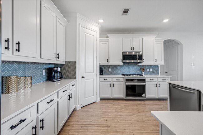 Building Photo - 23563 Red Juniper Ln