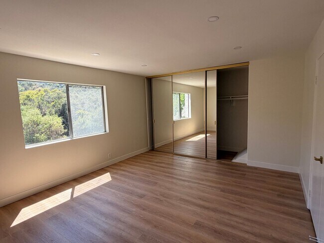 Building Photo - 275 Green Heath Pl