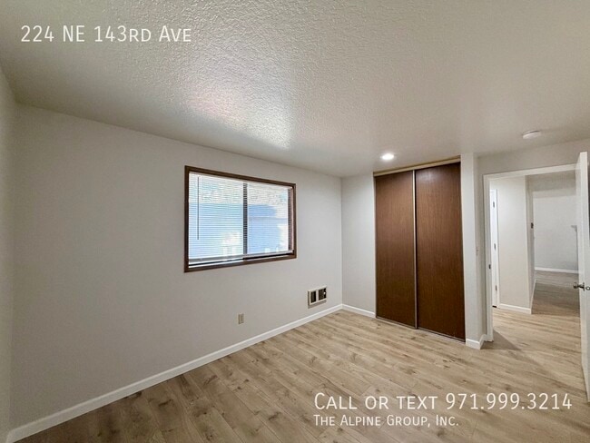 Building Photo - 224 NE 143rd Ave