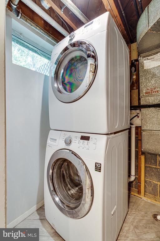 Building Photo - 7606 Jervis St