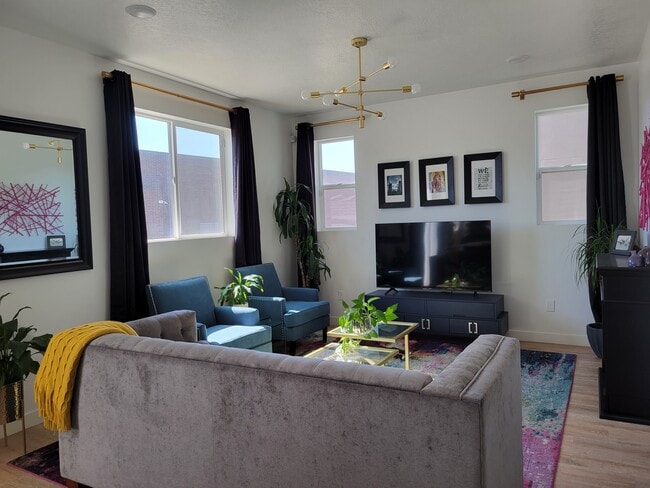 Building Photo - 288 E 510 N