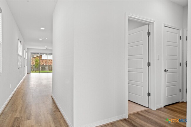 Building Photo - 448 Chaste Tree Dr