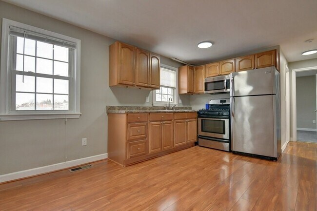Building Photo - 30 Trull St