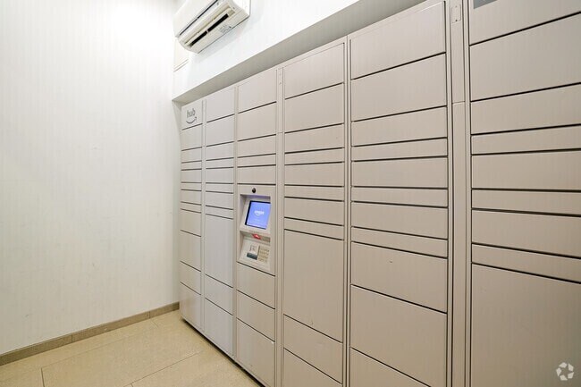 Building Photo - 100 Hemenway St