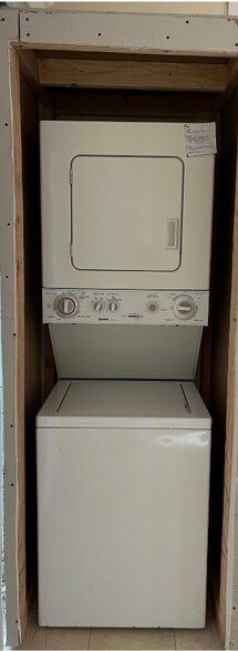 Building Photo - 3819 Woodlea Ave