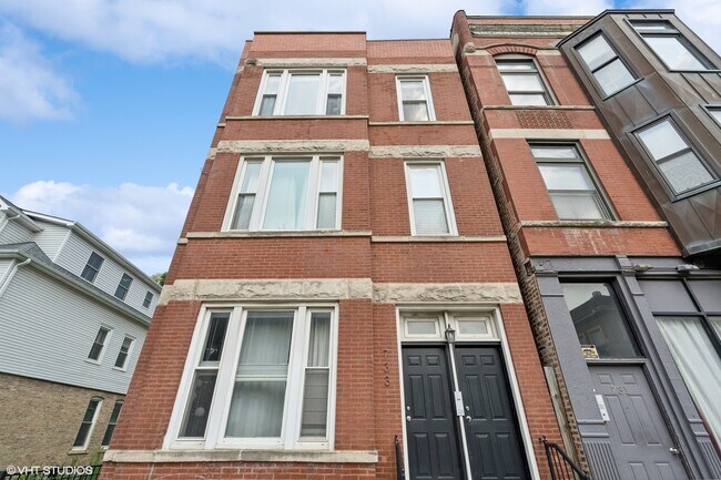 Primary Photo - 733 N Noble St