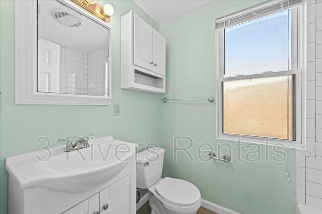 Building Photo - 1339 Rutherford Ave