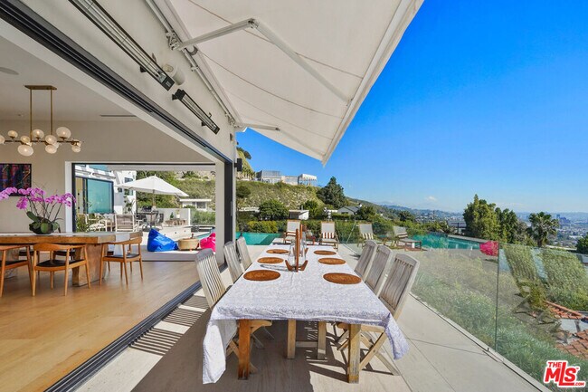 Building Photo - 8242 Hillside Ave